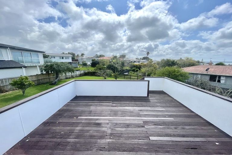 Photo of property in 3 Taha Road, Te Atatu South, Auckland, 0610