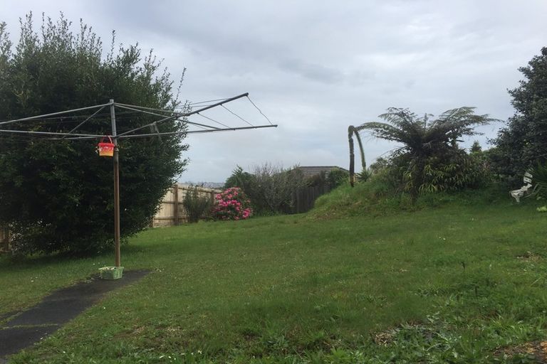 Photo of property in 15 Hauraki Crescent, Pinehill, Auckland, 0632