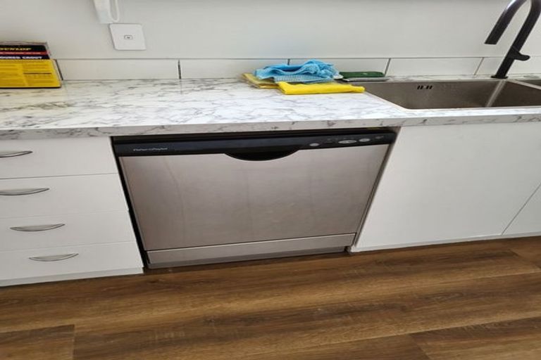 Photo of property in 4a Ngahina Street, Paraparaumu, 5032