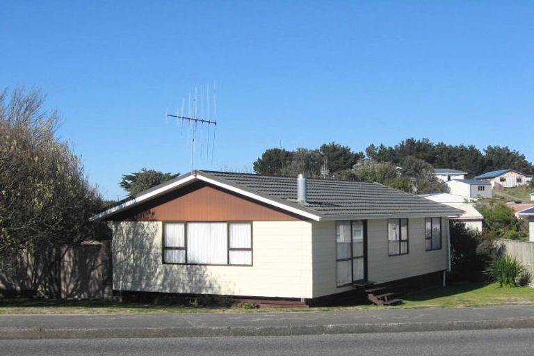 Photo of property in 593 Waitarere Beach Road, Waitarere Beach, Levin, 5510
