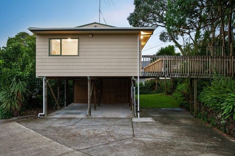 Photo of property in 12a Seaton Road, Murrays Bay, Auckland, 0630