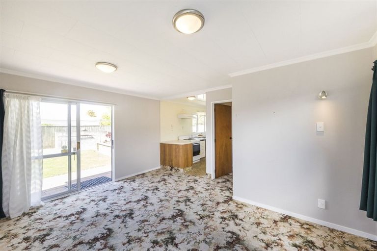Photo of property in 16 Ellesmere Crescent, Highbury, Palmerston North, 4412