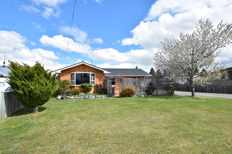 Photo of property in 13 Omahau Crescent, Twizel, 7901