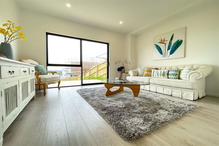 Photo of property in 25b Crestview Rise, Papakura, 2110