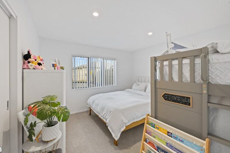 Photo of property in 27 Tuuhura Road, Pukekohe, 2120