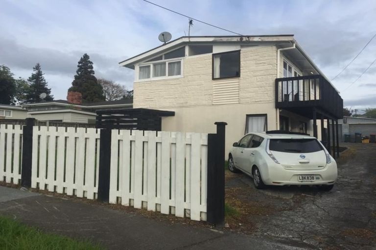 Photo of property in 14 Addison Street, Blockhouse Bay, Auckland, 0600