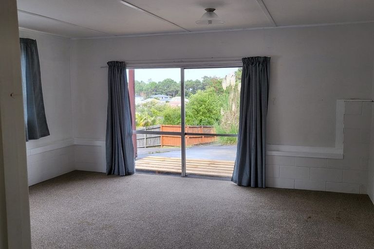 Photo of property in 64 Lavery Place, Sunnynook, Auckland, 0632