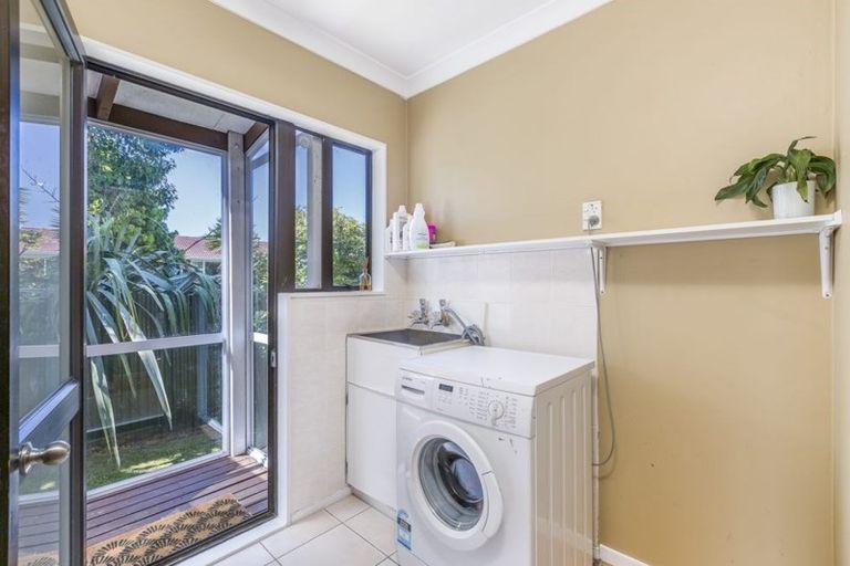 Photo of property in 1/72 Gloria Avenue, Te Atatu Peninsula, Auckland, 0610