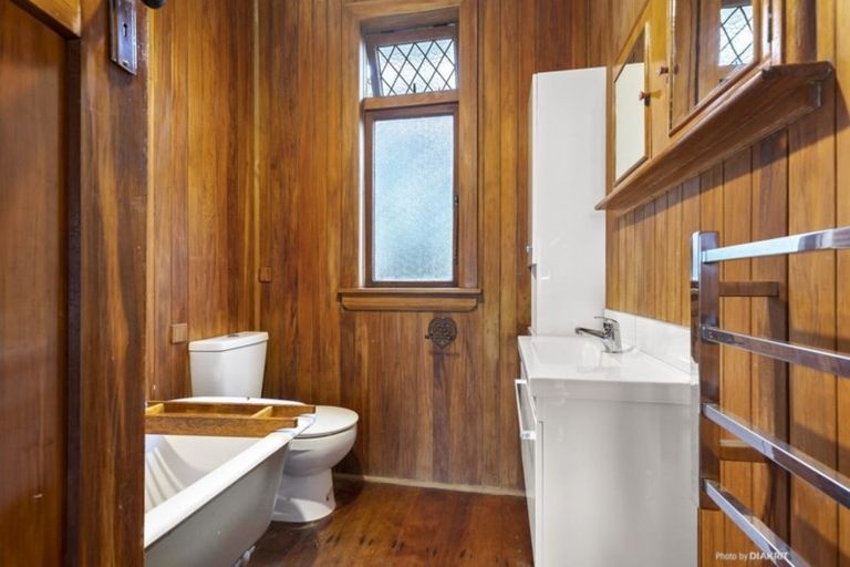 Photo of property in 100 Darlington Road, Miramar, Wellington, 6022