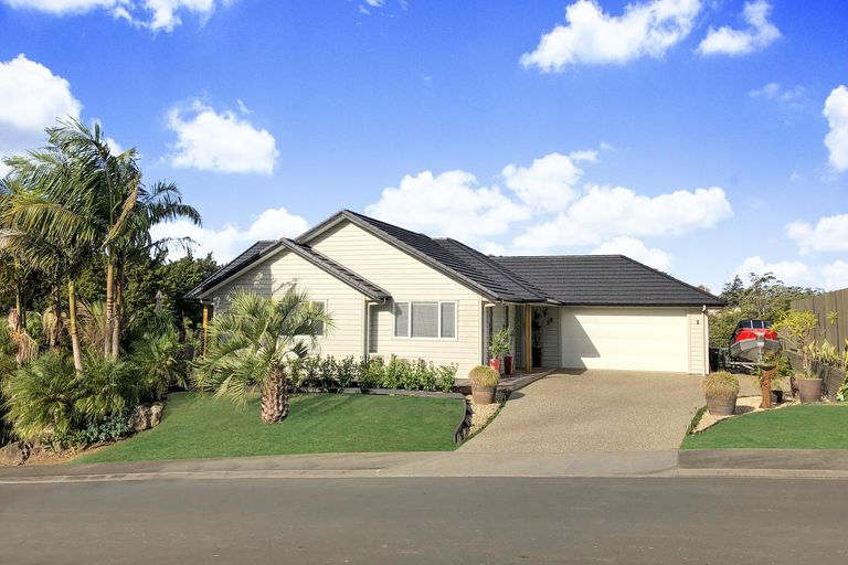 Photo of property in 21 Amsharlo Drive, Kerikeri, 0230