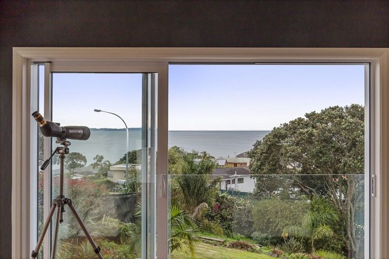 Photo of property in 3 Glenelg Road, Red Beach, 0932
