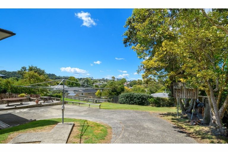 Photo of property in 26 Solar Road, Glen Eden, Auckland, 0602