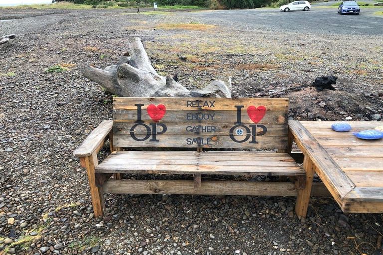 Photo of property in 26 Orere Point Road, Orere Point, 2585