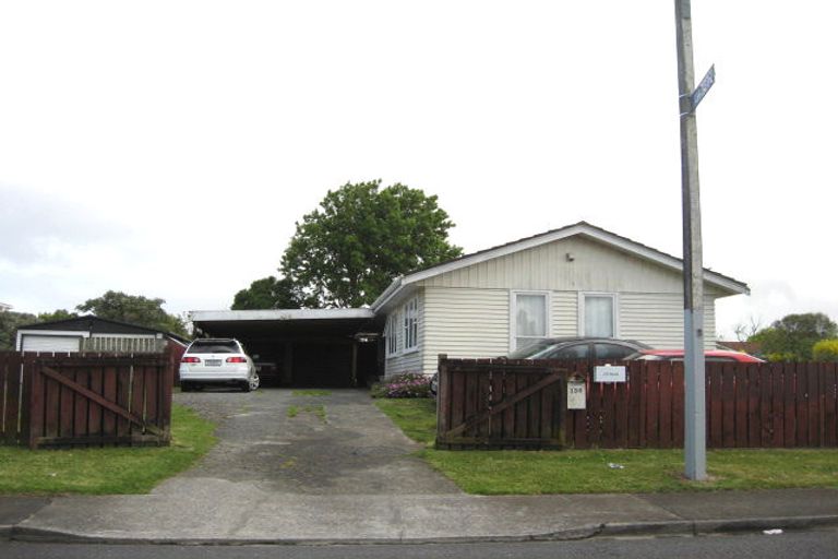 Photo of property in 136 Chichester Drive, Rosehill, Papakura, 2113