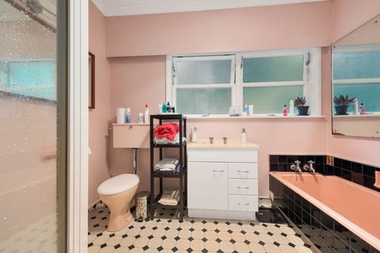 Photo of property in 7 Thomas Street, Stokes Valley, Lower Hutt, 5019