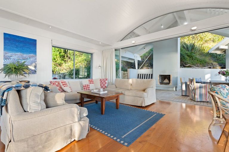 Photo of property in 350 Mcauslin Road, Whananaki, Hikurangi, 0181