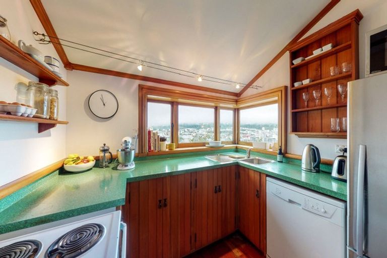 Photo of property in 16 Stafford Street, Mount Victoria, Wellington, 6011