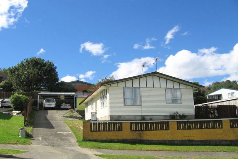 Photo of property in 22 Blueberry Grove, Timberlea, Upper Hutt, 5018