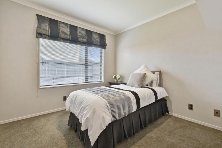 Photo of property in 17 Belfry Place, Wattle Downs, Auckland, 2103