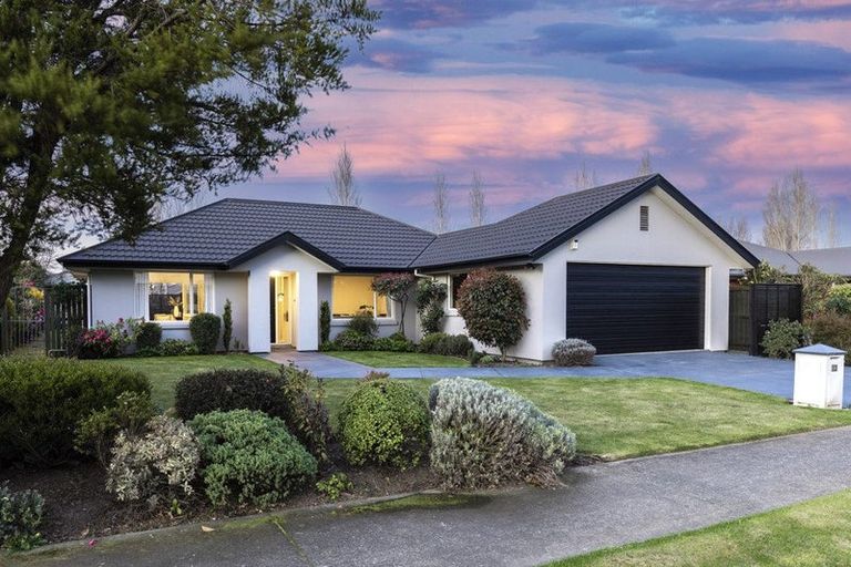 Photo of property in 23 Anglem Way, Northwood, Christchurch, 8051