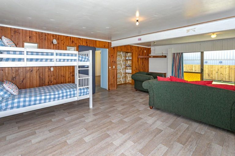 Photo of property in 107 Titiro Place, Onemana, Whangamata, 3691