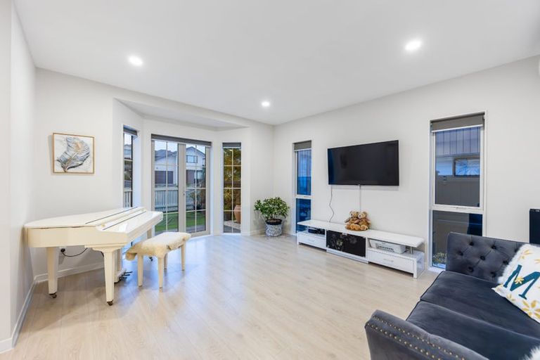 Photo of property in 11 Keel Street, Long Bay, Auckland, 0630