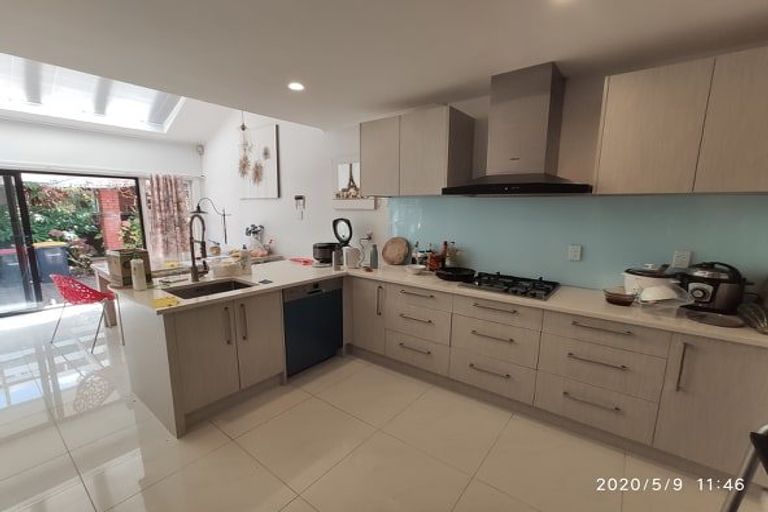 Photo of property in 56 Memorial Avenue, Ilam, Christchurch, 8053