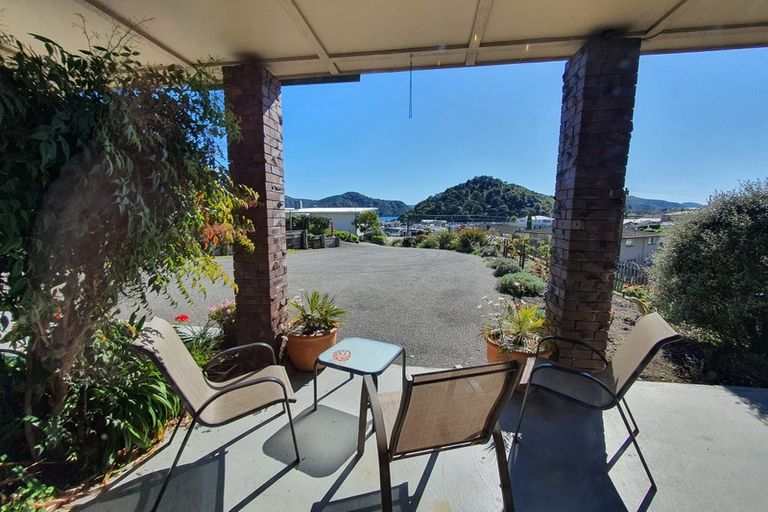 Photo of property in 5 Seaview Crescent, Picton, 7220