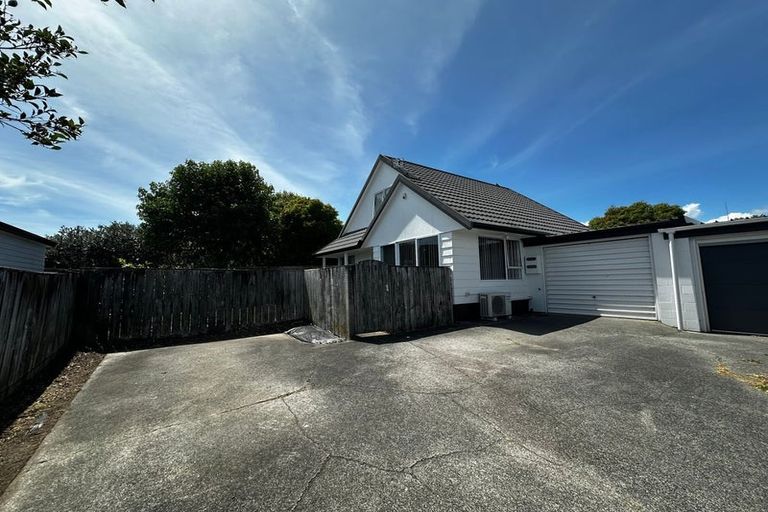 Photo of property in 2/88 Aviemore Drive, Highland Park, Auckland, 2010