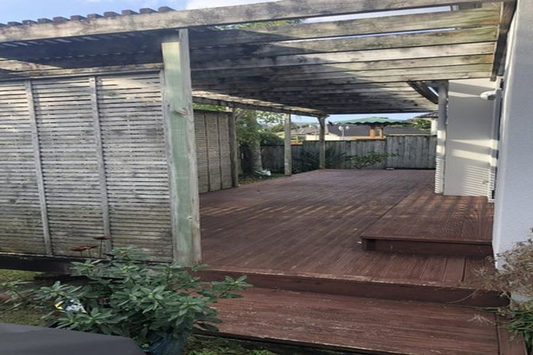 Photo of property in 79 Mt Lebanon Crescent, The Gardens, Auckland, 2105