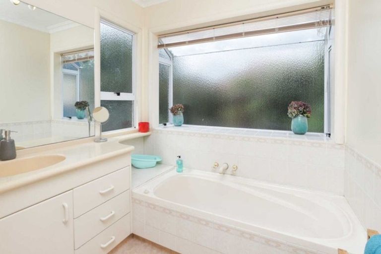 Photo of property in 9 Ingleton Terrace, Fairfield, Hamilton, 3214