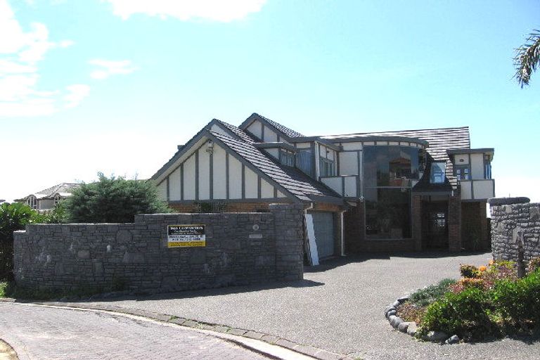 Photo of property in 25 Gilberd Place, Torbay, Auckland, 0630