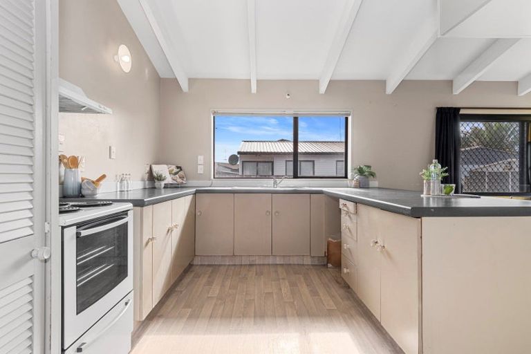 Photo of property in 4 Redditch Place, Papamoa Beach, Papamoa, 3118