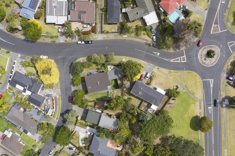 Photo of property in 6 Himalaya Drive, Half Moon Bay, Auckland, 2012