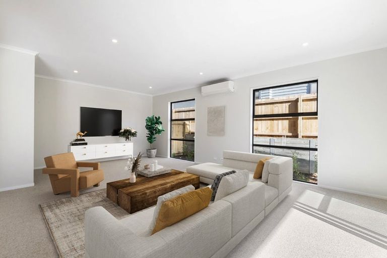 Photo of property in 56 Owen Chapman Drive, Red Beach, 0932