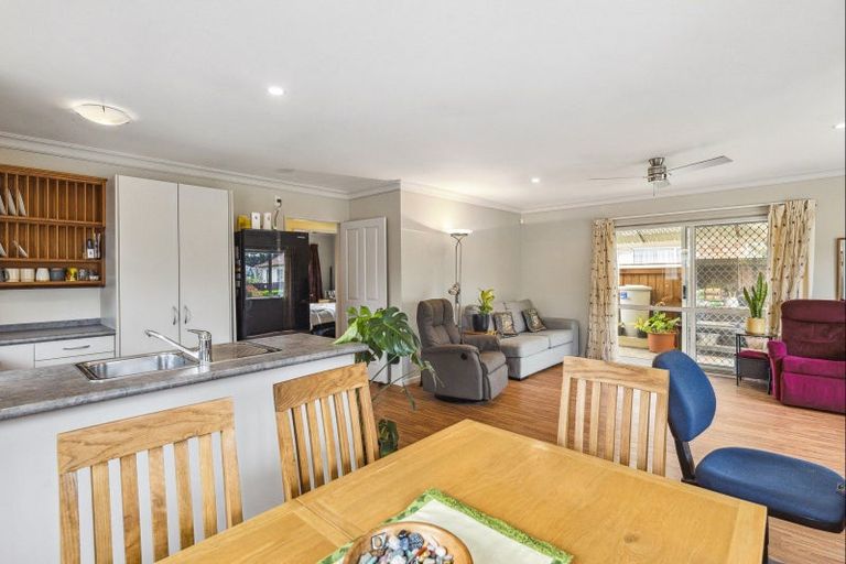 Photo of property in 21 Woodland Mews, Wainuiomata, Lower Hutt, 5014