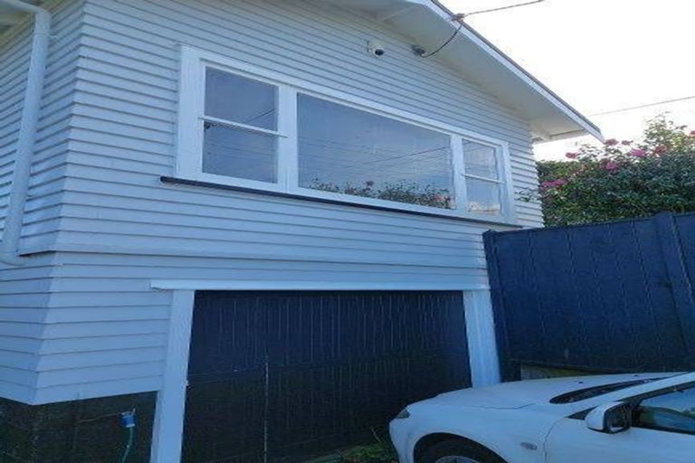 Photo of property in 25 Omar Street, Khandallah, Wellington, 6035