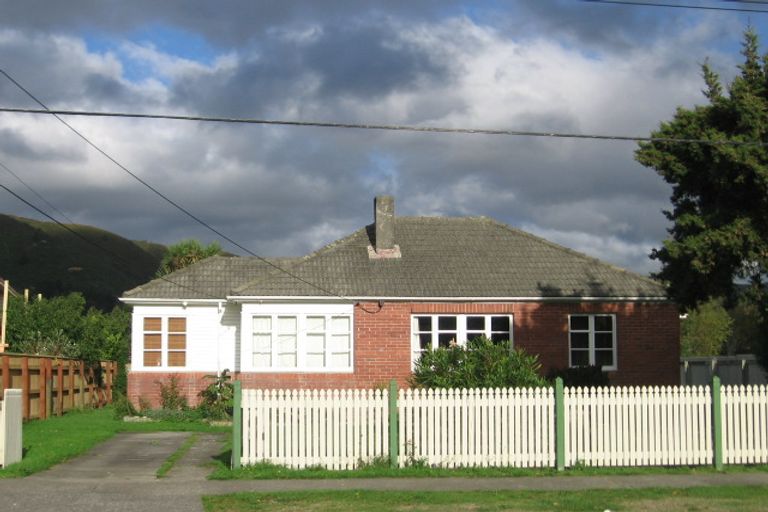 Photo of property in 30 Reynolds Street, Taita, Lower Hutt, 5011