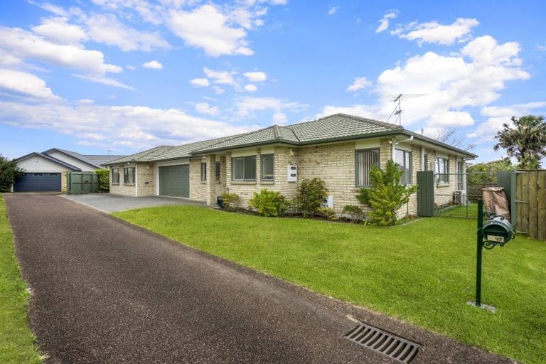 Photo of property in 16 Castlehill Court, Wattle Downs, Auckland, 2103