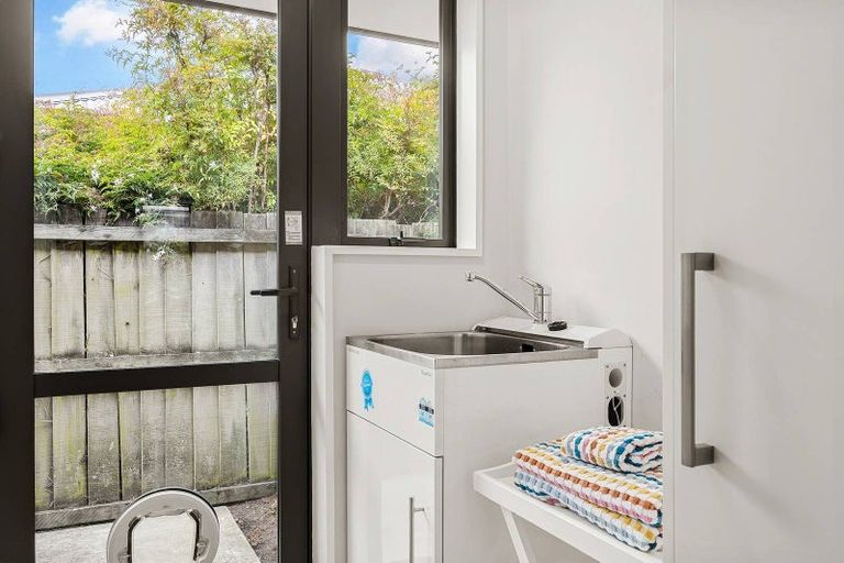 Photo of property in 2/112 Edward Avenue, Edgeware, Christchurch, 8013