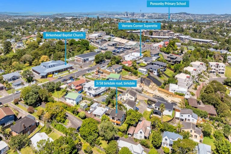 Photo of property in 3/58 Birkdale Road, Birkdale, Auckland, 0626