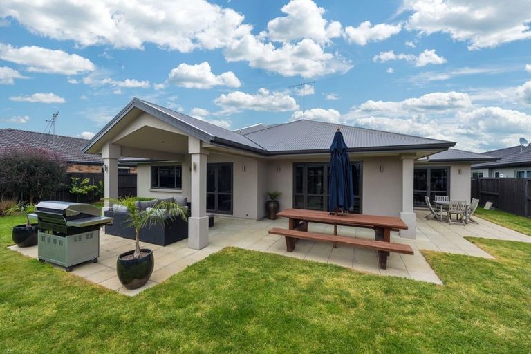 Photo of property in 11 Wakefield Place, Rototuna North, Hamilton, 3210