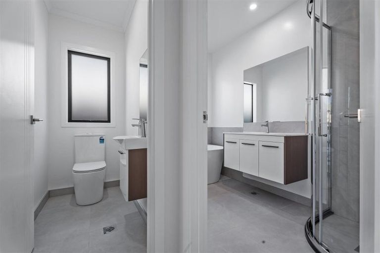 Photo of property in 2/18 Church Road, Mangere Bridge, Auckland, 2022