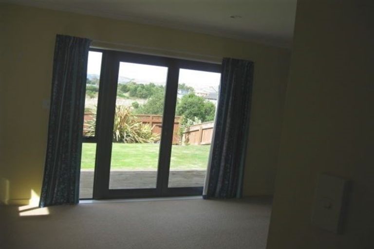 Photo of property in 12 Sycamore Crescent, Fitzherbert, Palmerston North, 4410