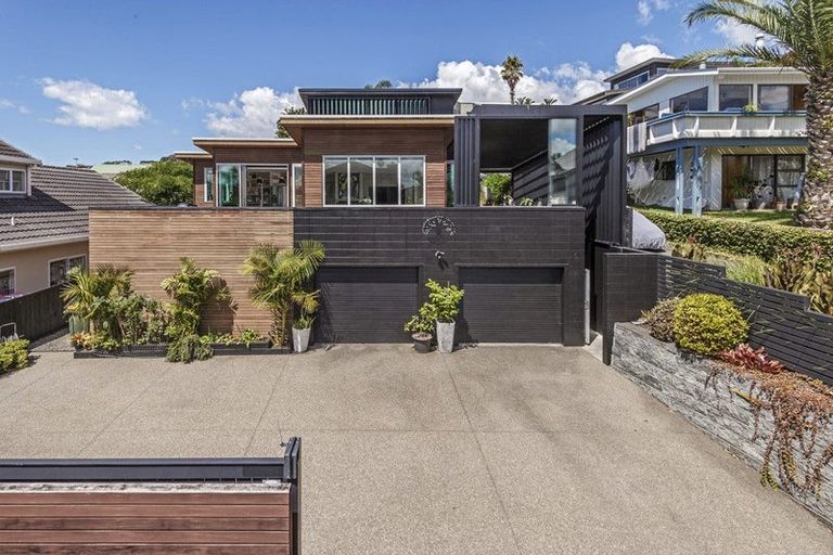 Photo of property in 1/86 Bay Street, Red Beach, 0932