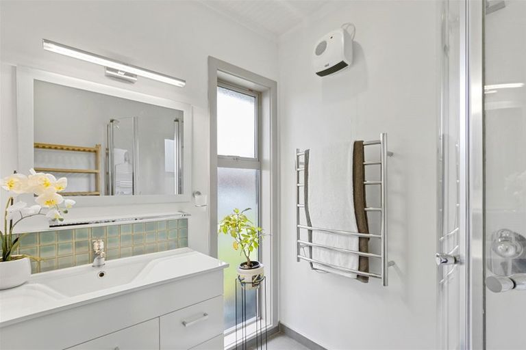 Photo of property in 21 Witbrock Crescent, Burnside, Christchurch, 8053