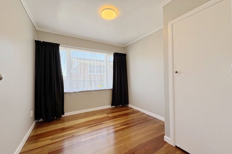 Photo of property in 101 Sunnyside Road, Sunnyvale, Auckland, 0612