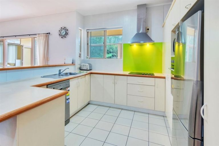 Photo of property in 38 San Valentino Drive, Henderson, Auckland, 0612