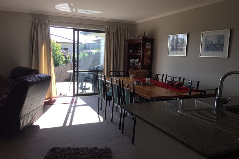 Photo of property in 59a Sungrove Rise, Sunnyvale, Auckland, 0612