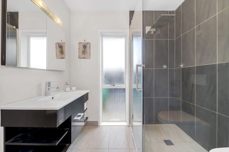 Photo of property in 5 Parramatta Place, Botany Downs, Auckland, 2010